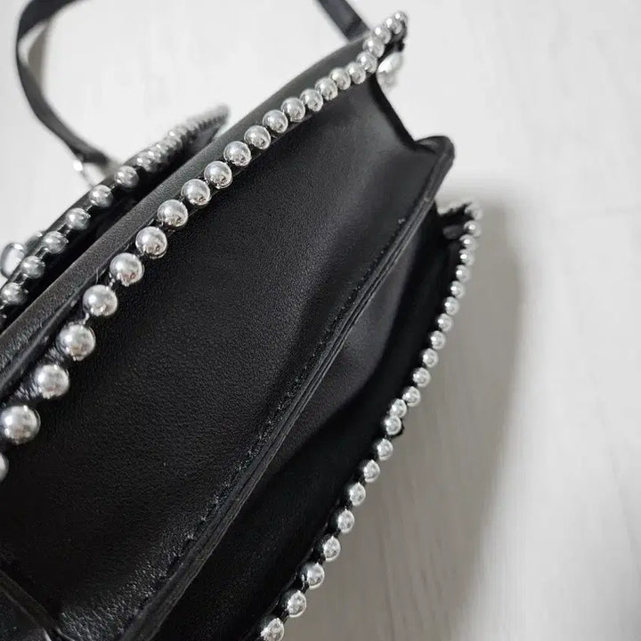 [BUNJANG] Black Crossbody Bag with Silver Studs / (새상품) 실버장식 블랙 크로스백