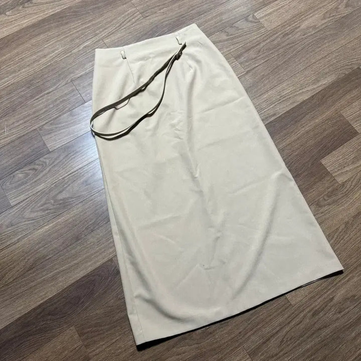 [BUNJANG] Moabin Key Belt Skirt Beige M / 모아빈 Key Belt Skirt 베이지 M