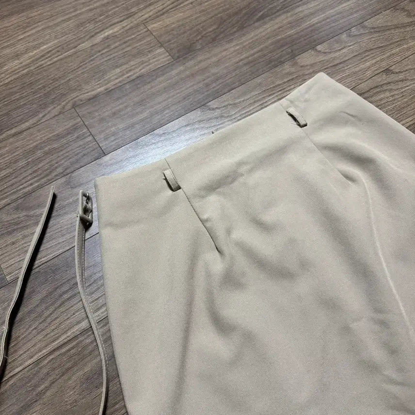 [BUNJANG] Moabin Key Belt Skirt Beige M / 모아빈 Key Belt Skirt 베이지 M