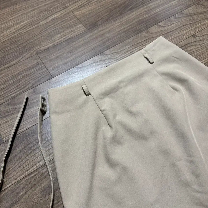 [BUNJANG] Moabin Key Belt Skirt Beige M / 모아빈 Key Belt Skirt 베이지 M