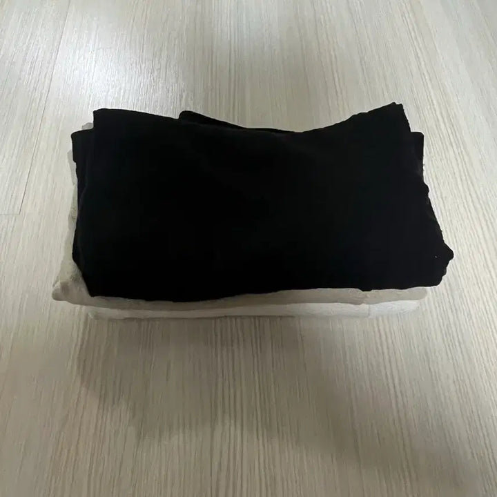 [SOLD OUT] (1+1+1) 니티드 오픈 카라 반팔 니트