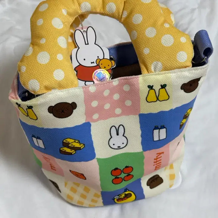 [BUNJANG] Miffy Quilted Pouch Bag / 미피 miffy 퀼트 파우치 가방 손잡이,어깨로 크로스백 둘 다 가능