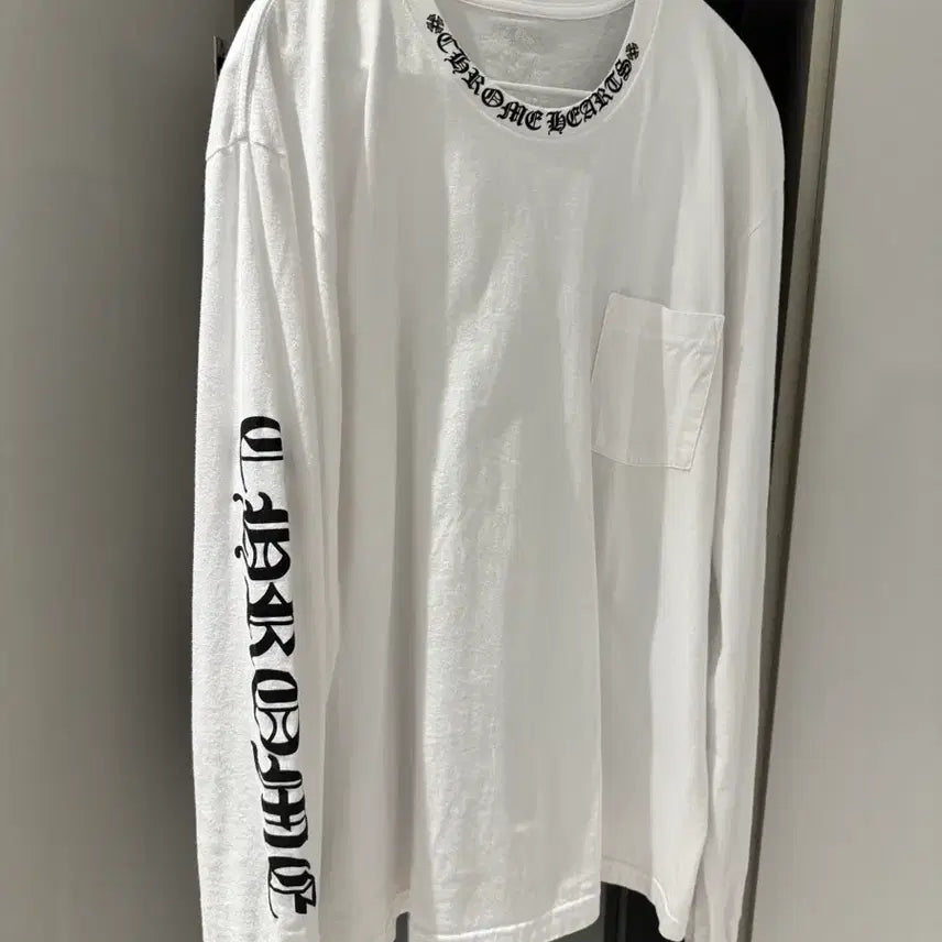 [SOLD OUT] 크롬하츠 넥 스크립트 롱슬리브 XL 화이트