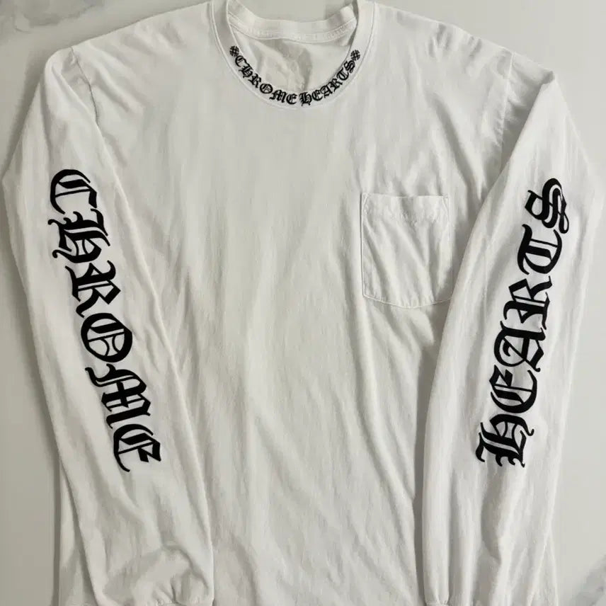[SOLD OUT] 크롬하츠 넥 스크립트 롱슬리브 XL 화이트