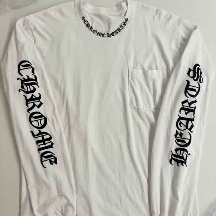 [SOLD OUT] 크롬하츠 넥 스크립트 롱슬리브 XL 화이트
