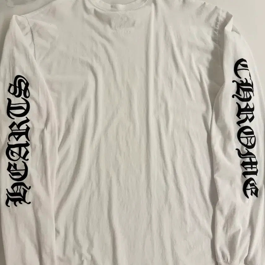 [SOLD OUT] 크롬하츠 넥 스크립트 롱슬리브 XL 화이트