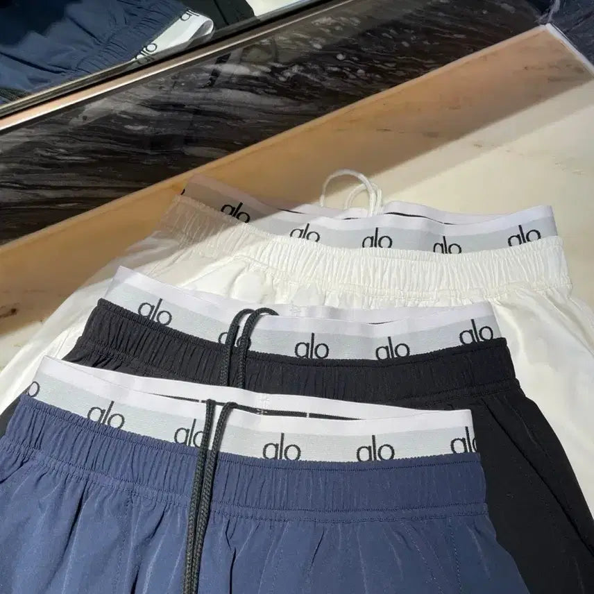 [BUNJANG] Alo Yoga Bounding Logo Crinkle Shorts / 알로 aloyoga 밴딩 로고 바스락 반바지 [새상품]