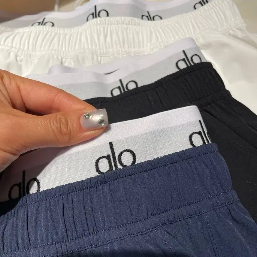 [BUNJANG] Alo Yoga Bounding Logo Crinkle Shorts / 알로 aloyoga 밴딩 로고 바스락 반바지 [새상품]