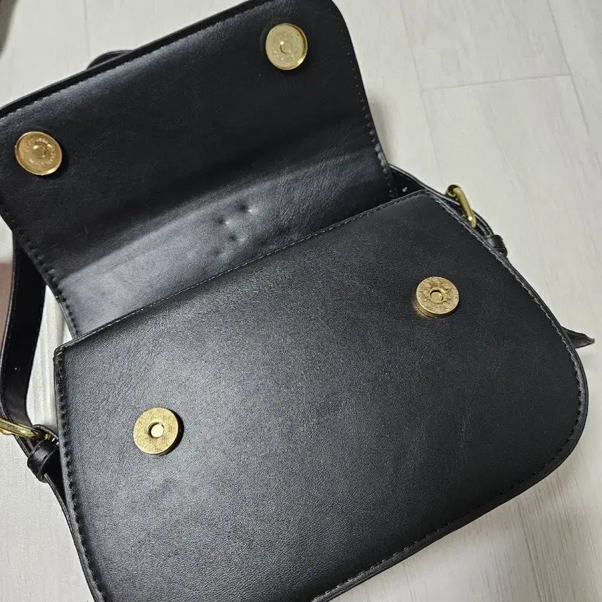 [BUNJANG] Black Mini Crossbody Shoulder Bag / (새상품)블랙 미니 숄더백 크로스백