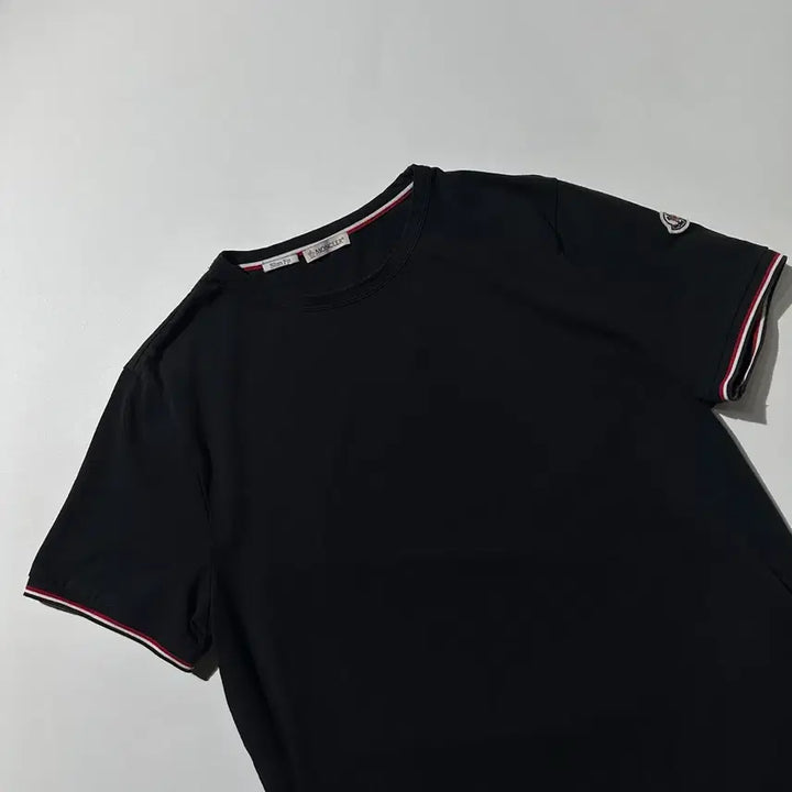 [SOLD OUT] [L,매장판] 몽클레어 사이드로고 반팔 티셔츠