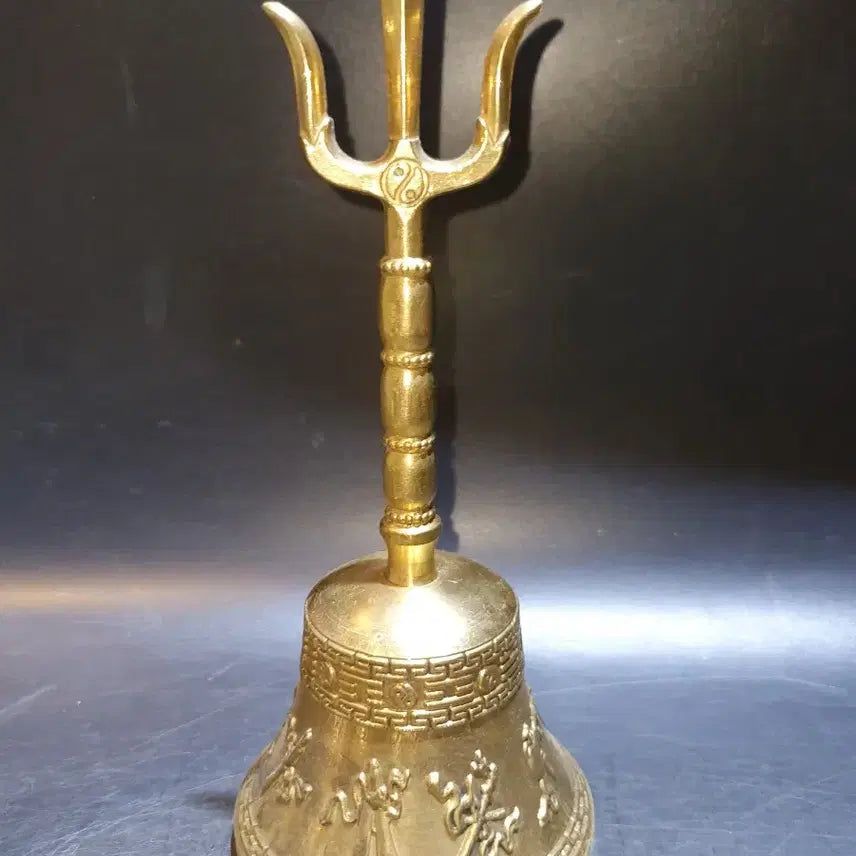 [BUNJANG] Brass Trident Auspicious Pattern Handbell / 황동 삼지창 길상문 요령