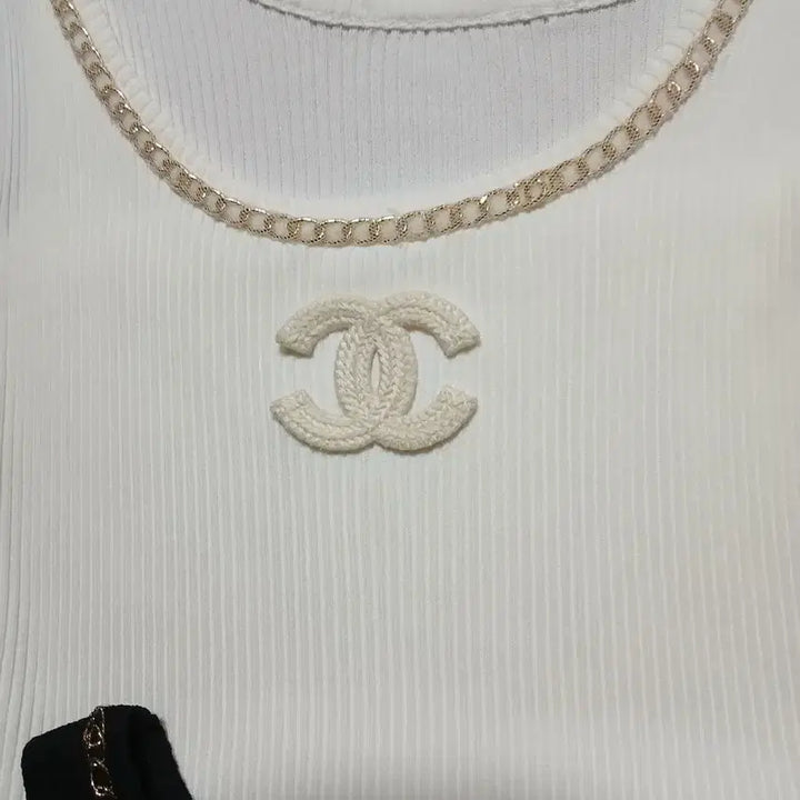 [SOLD OUT] 샤넬 스타일 체인 나시 블랙/화이트 세트