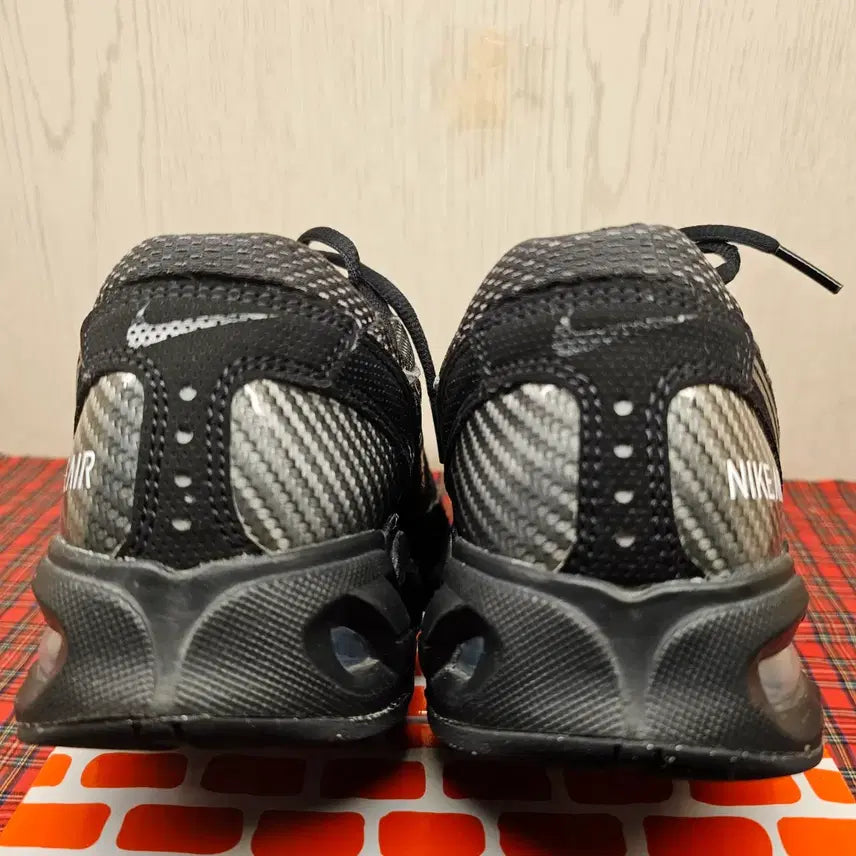 [SOLD OUT] 사이즈 270mm / 나이키 에어맥스 토치 4 앤트러사이트 메탈릭 실버