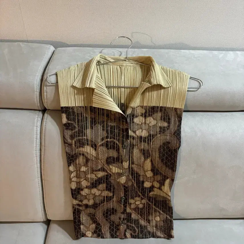 [SOLD OUT] Pleats Please 플리츠플리즈 이세이미야케 슬리브리스