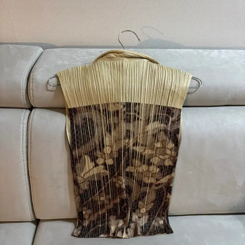 [SOLD OUT] Pleats Please 플리츠플리즈 이세이미야케 슬리브리스