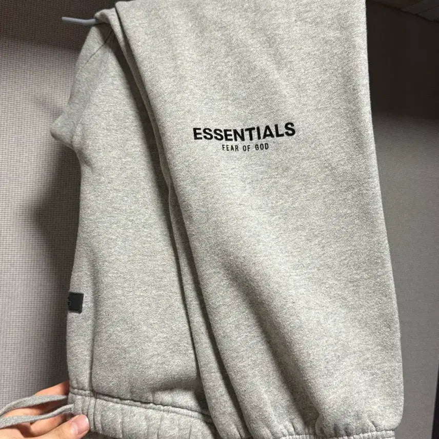 [BUNJANG] Essentials Fear of God Sweat Pants Grey (Size S) / 에센셜 피어오브갓 스웨트 팬츠 그레이 S