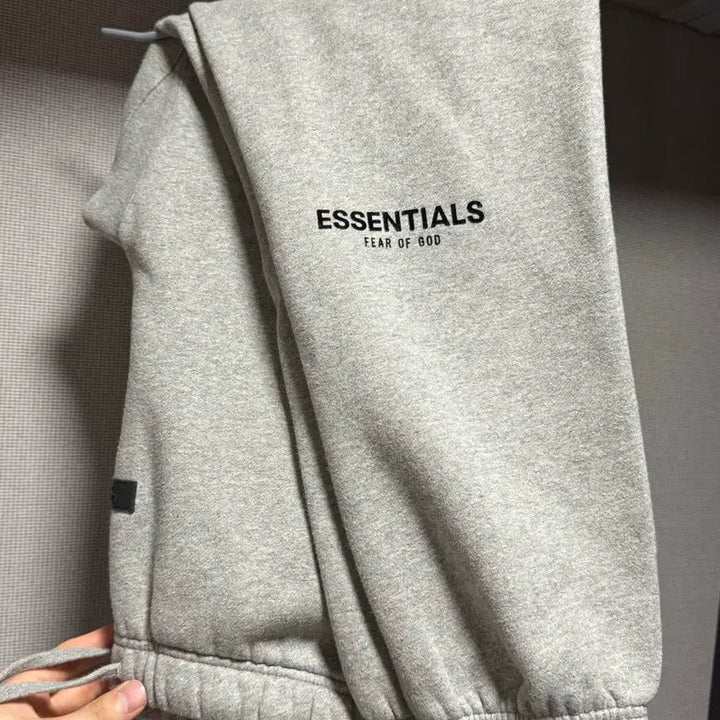 [BUNJANG] Essentials Fear of God Sweat Pants Grey (Size S) / 에센셜 피어오브갓 스웨트 팬츠 그레이 S