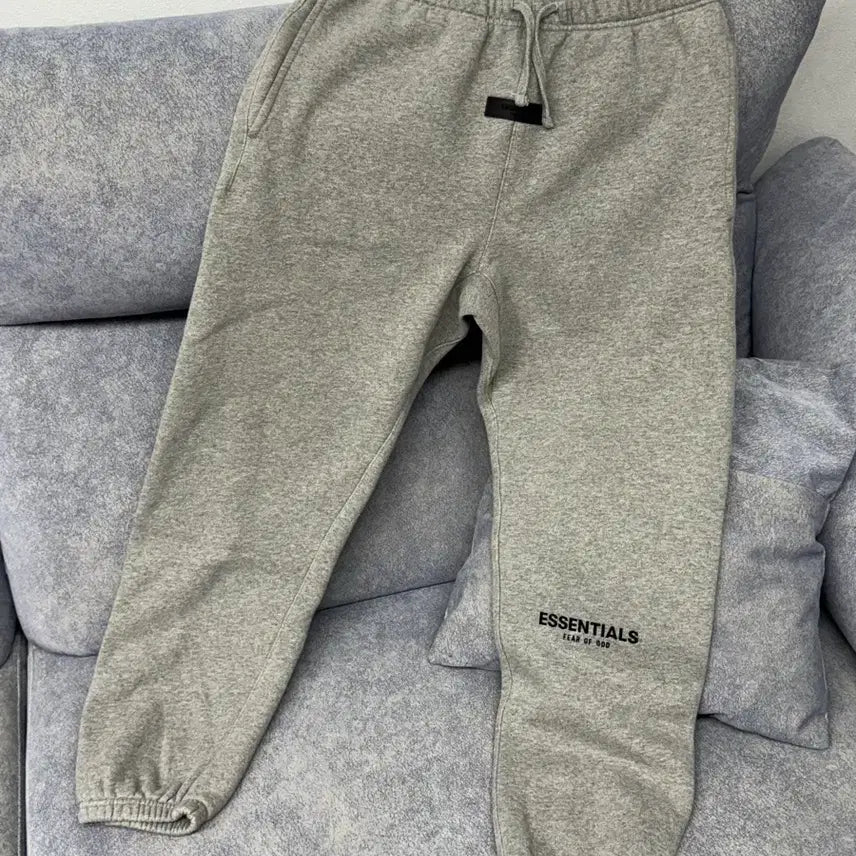 [BUNJANG] Essentials Fear of God Sweat Pants Grey (Size S) / 에센셜 피어오브갓 스웨트 팬츠 그레이 S