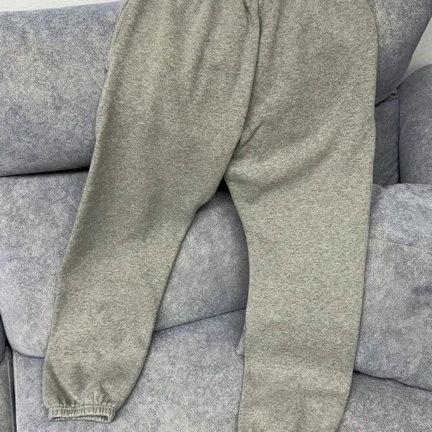 [BUNJANG] Essentials Fear of God Sweat Pants Grey (Size S) / 에센셜 피어오브갓 스웨트 팬츠 그레이 S