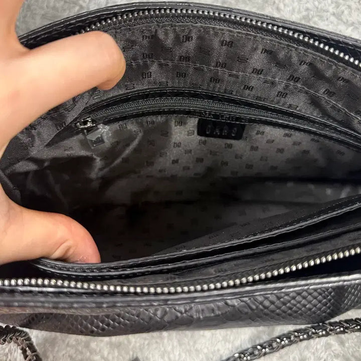 [BUNJANG] Daks DD Logo Snake Chain Bag / [새상품] 닥스 DD로고 뱀피 체인백