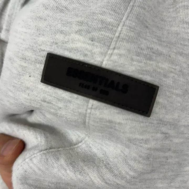[BUNJANG] Essentials Fear of God Sweat Pants Light Oatmeal (S) / 에센셜 피어오브갓 스웨크 팬츠 라이트 오트밀 S