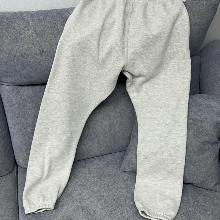 [BUNJANG] Essentials Fear of God Sweat Pants Light Oatmeal (S) / 에센셜 피어오브갓 스웨크 팬츠 라이트 오트밀 S