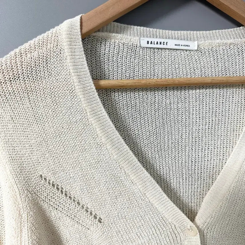 [BUNJANG] BALANCE Ivory V-Neck Cardigan / BALANCE 아이보리 브이넥 가디건