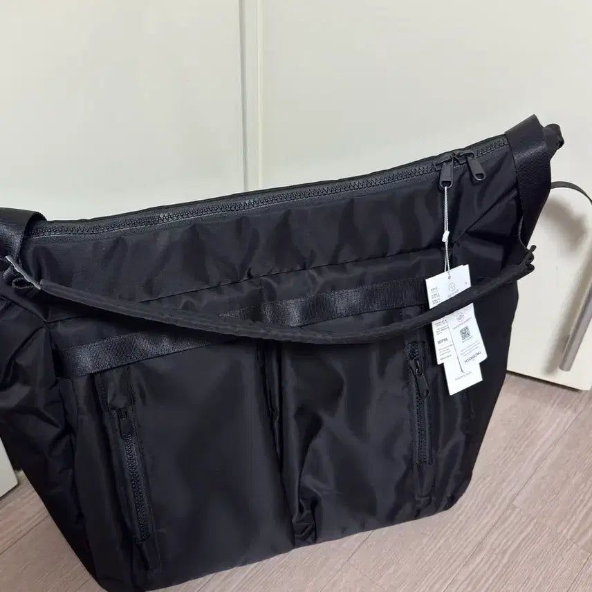 [BUNJANG] Baepril DF Tag Messenger Bag / 베이프릴 DF 태그 메신저백 / 새상품