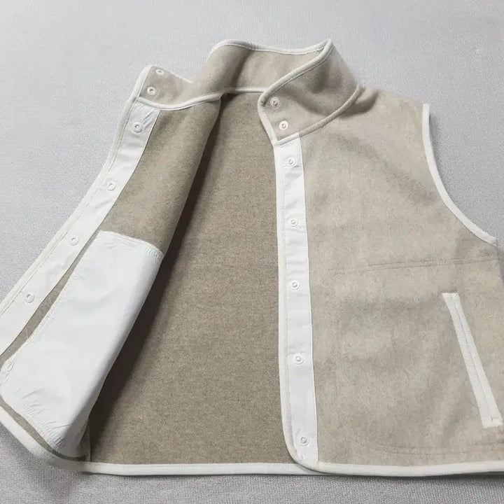 [SOLD OUT] 탑텐 아이보리 버튼업 조끼 베스트 여성85