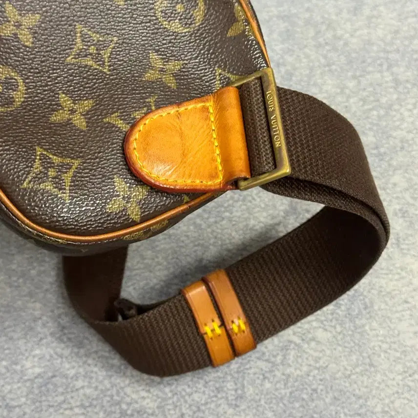 [BUNJANG] Louis Vuitton Monogram Sling Bag / 루이비통 겐지 모노그램 슬링백