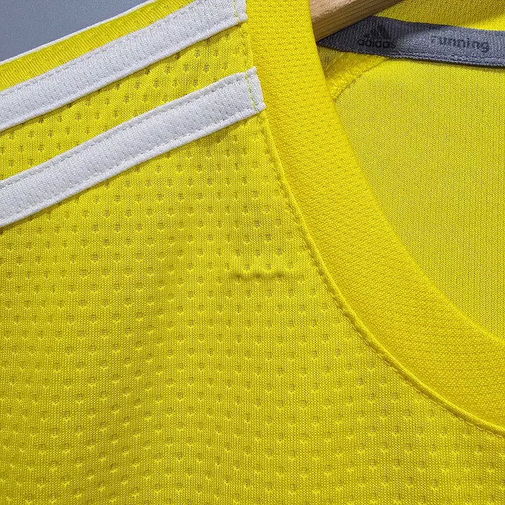 [BUNJANG] Adidas Yellow Logo Sleeveless T-shirt / 아디다스(ADIDAS) 옐로우 로고 나시 티셔츠 100