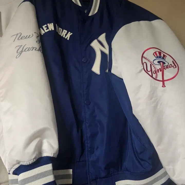 [BUNJANG] MLB New York Yankees Signature Nylon Varsity Jacket (Navy, L) / 시그니처 나일론 바시티자켓 뉴욕양키스 네이비 L사이즈
