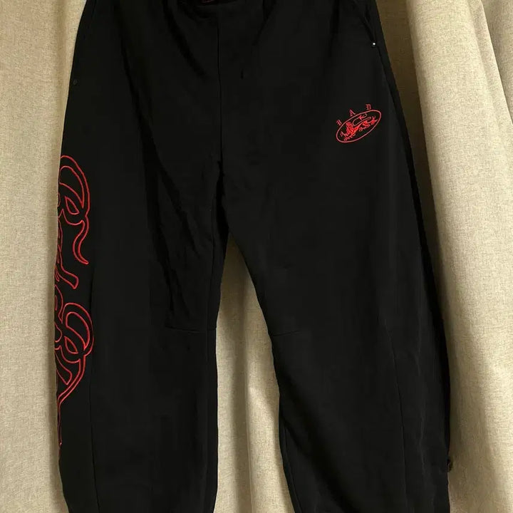 [SOLD OUT] 배드블러드 블랙 스웻 팬츠
