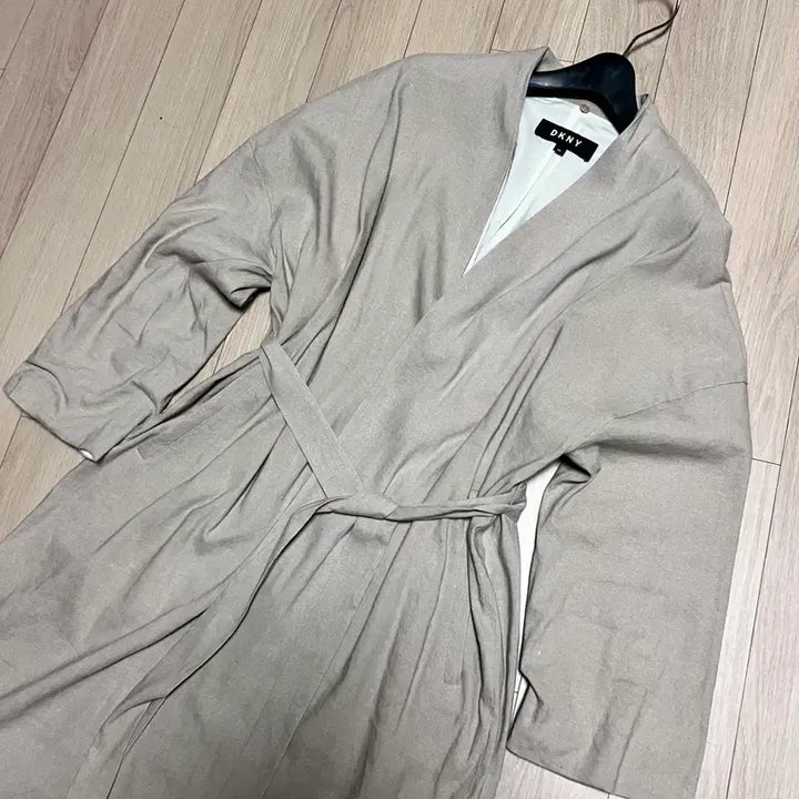 [BUNJANG] DKNY Linen No-Collar Trench Coat Cardigan Beige / DKNY 린넨 노카라 바바리 롱 트렌치코트 로브 가디건 베이지 간절기