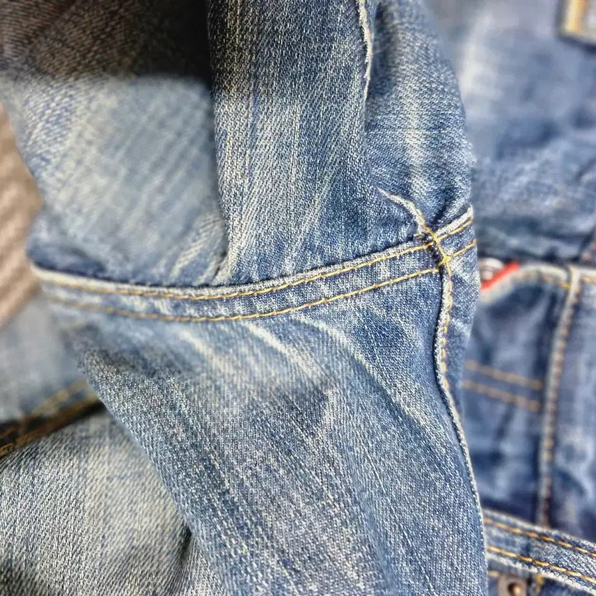 [BUNJANG] Dsquared2 Red Tap Denim Jeans / 디스퀘어드2 청바지 32