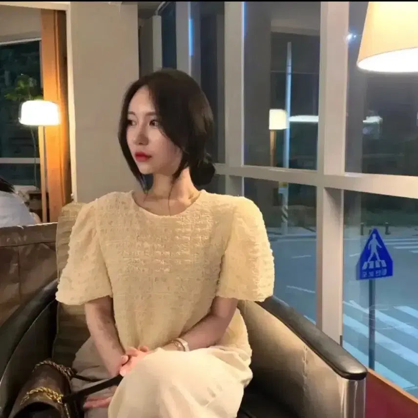 [BUNJANG] Avely Blouse / 에이블리 블라우스 교신