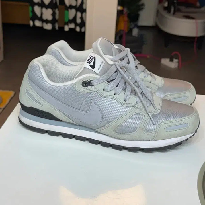 [BUNJANG] Nike Air Vortex Sneakers / 나이키신발