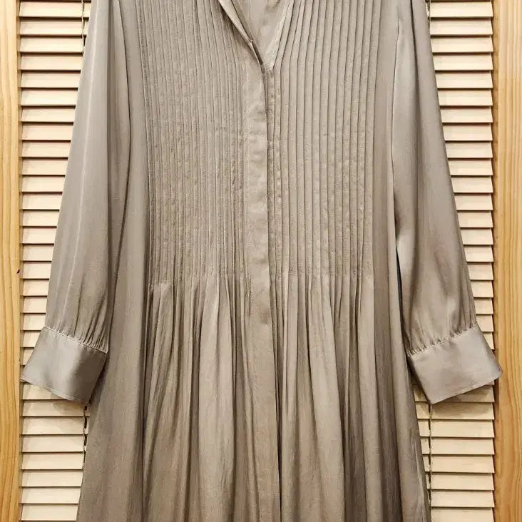 [SOLD OUT] 띠어리 플리츠주름 셔츠형 실크 미니원피스