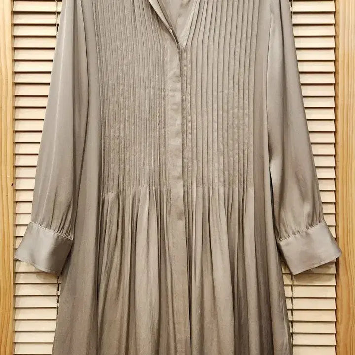 [SOLD OUT] 띠어리 플리츠주름 셔츠형 실크 미니원피스