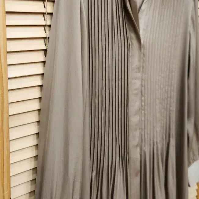 [SOLD OUT] 띠어리 플리츠주름 셔츠형 실크 미니원피스