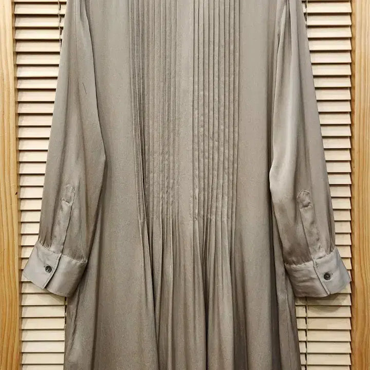 [SOLD OUT] 띠어리 플리츠주름 셔츠형 실크 미니원피스