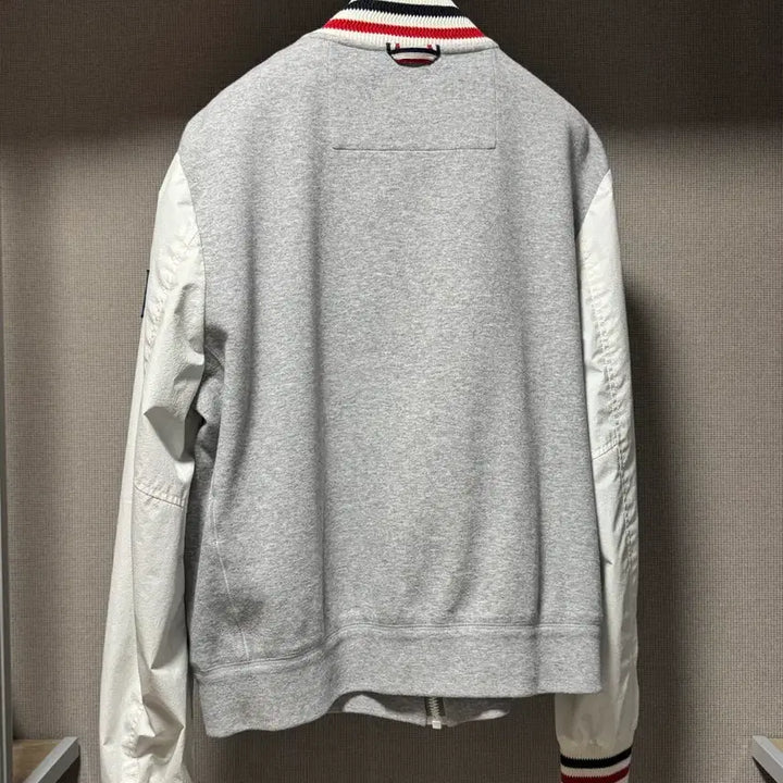 [BUNJANG] Moncler Gamma Blue Embroidered Logo Jacket Gray L / 몽클레어 감마블루 자수 로고 자켓 그레이 L