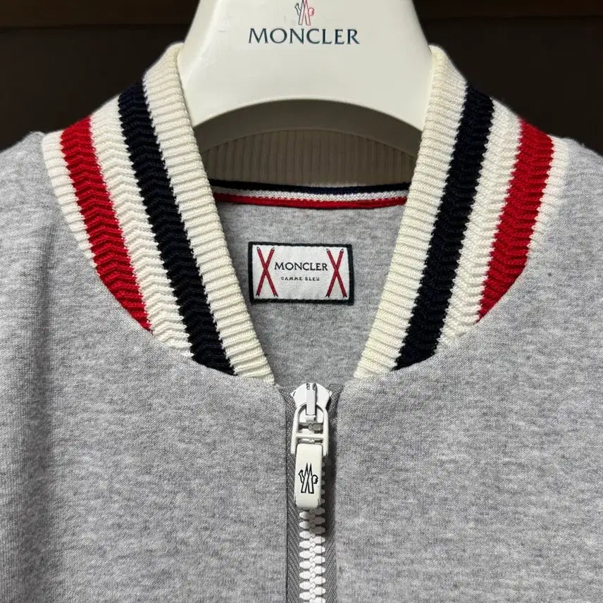 [BUNJANG] Moncler Gamma Blue Embroidered Logo Jacket Gray L / 몽클레어 감마블루 자수 로고 자켓 그레이 L