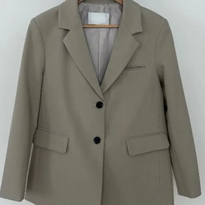 [BUNJANG] LIVAMU Mael Beige Single Button Jacket / (새상품)리브아뮤 마엘 싱글 버튼 베이지 자켓