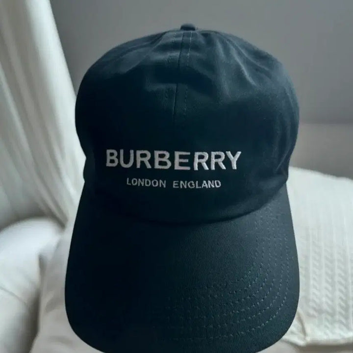 [BUNJANG] Burberry Embroidered Baseball Cap (Black, M) / 버버리 엠브로이더리 베이스 볼캡 M