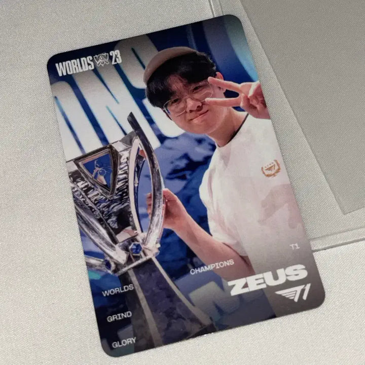 [BUNJANG] T1 2023 Worlds Showcase Zeus Choi Woo-je Photocard / 전 T1 2023 월즈 쇼케이스 제우스 최우제 포토카드 한화