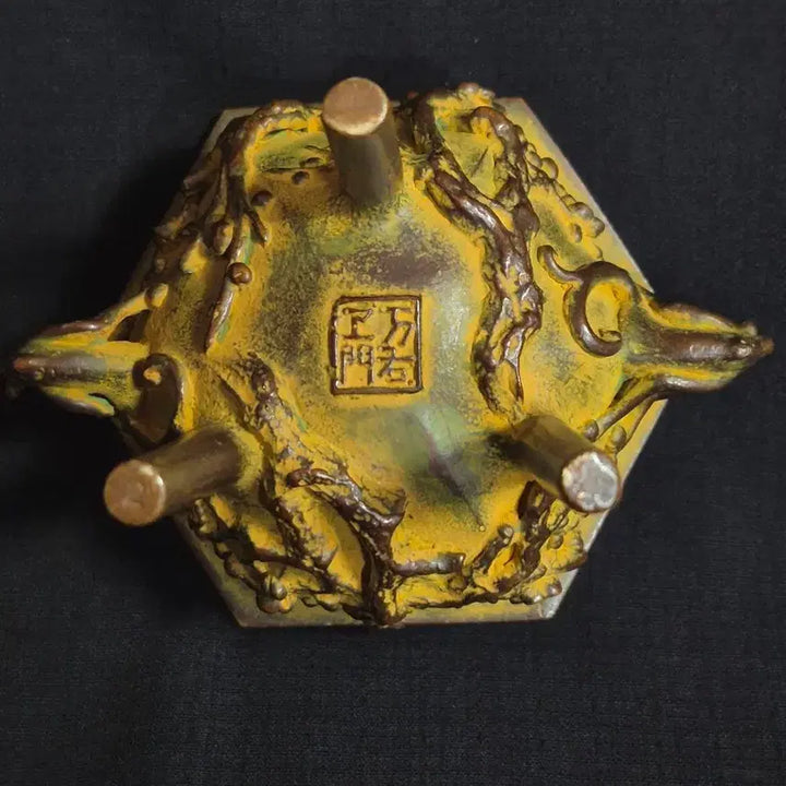 [BUNJANG] Bronze Antique Yanggak Plum Blossom Incense Burner / 동 브론즈 엔틱 양각 매화문 양이 향로