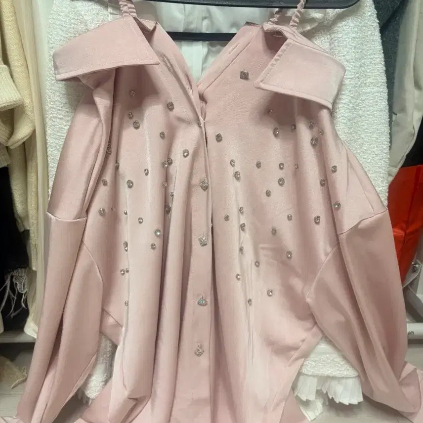 [BUNJANG] Pink Off-Shoulder Blouse / 핑크 오프숄더 블라우스