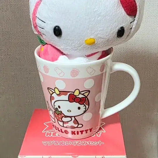 [BUNJANG] Kitty Strawberry Milk Cow Doll Mug Cup Set / 고전 키티 딸기우유나라 젖소인형 머그컵세트