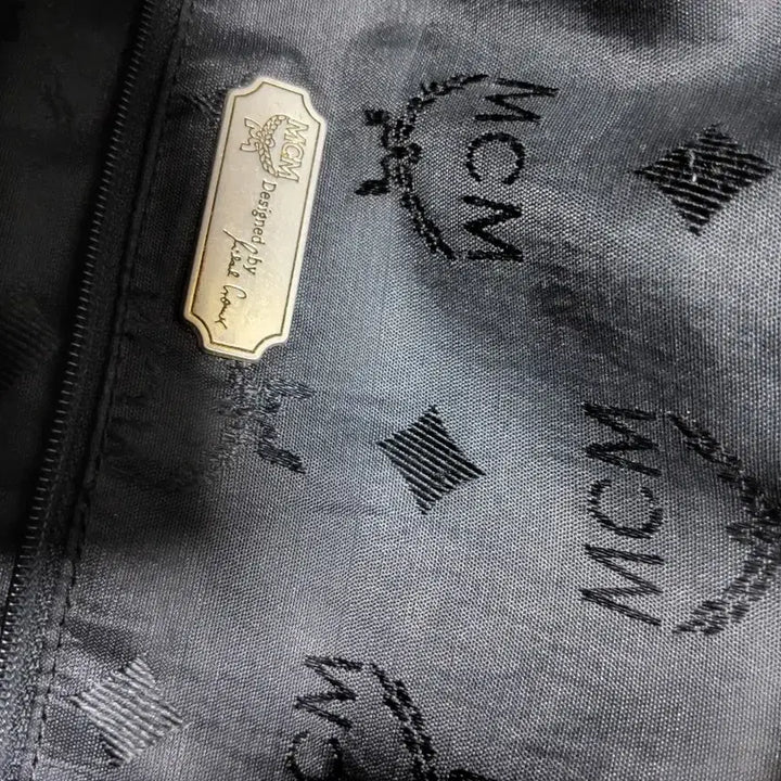 [BUNJANG] MCM Black Logo Drawstring Shoulder Bag / MCM 블랙 로고 드로스트링 숄더백